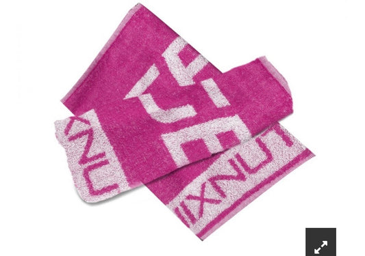 SERVIETTE D’ENTRAÎNEMENT io.genix rose et blanc